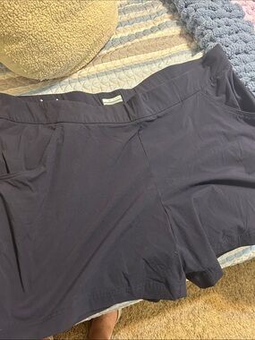 Columbia Women's Dark Blue Active Pull-On Short